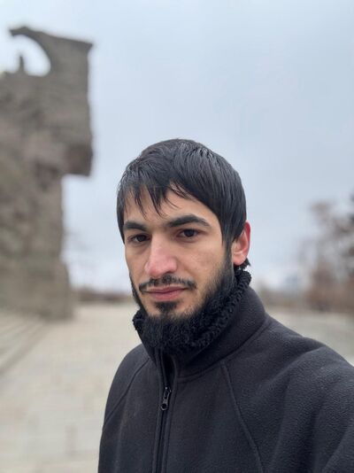  ,   Leon, 30 ,   ,   , c , 