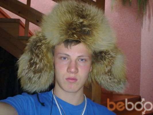  -,   Maximilian, 32 ,   ,   , c , 