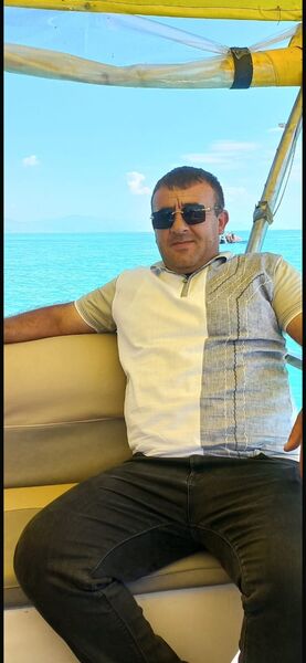  ,   Artur, 37 ,   ,   