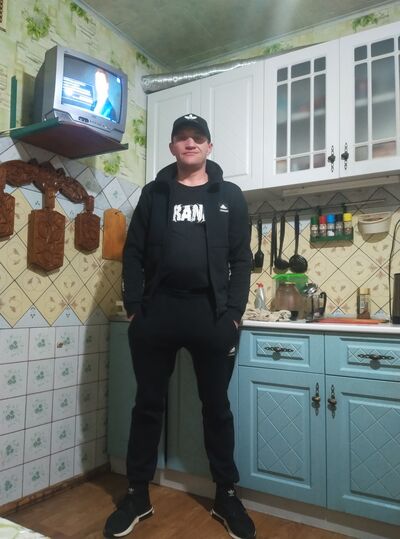  ,   Lexa, 42 ,     