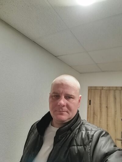  ,   Victor, 41 ,   ,   