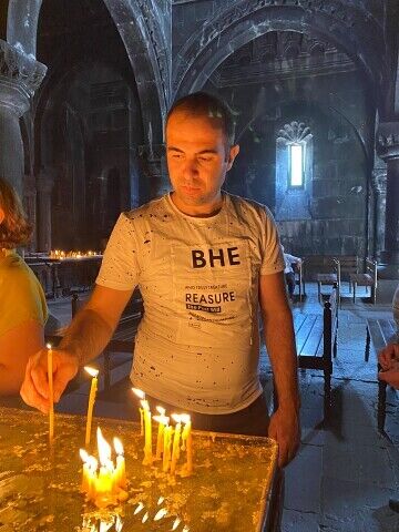  ,   HRAYR, 39 ,  