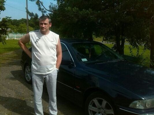  ,   Leonid, 52 ,   