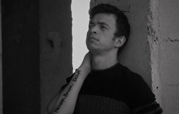  ,   Victor, 32 ,   ,   , c , 