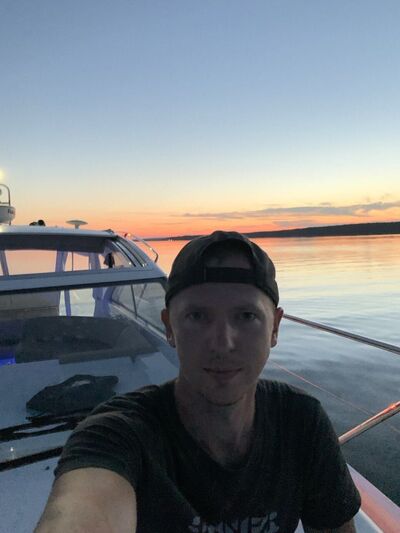  ,   Konstantin, 32 ,   ,   