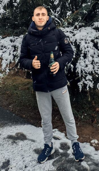  ,   Artur, 26 ,   ,   