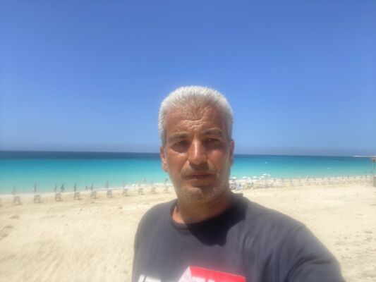  Essen,   Zouhair, 55 ,   ,   , c , 