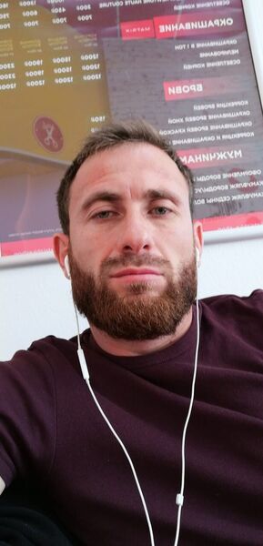  ,   Artur, 36 ,   