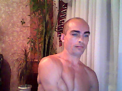  ,   Wiktor, 48 ,   