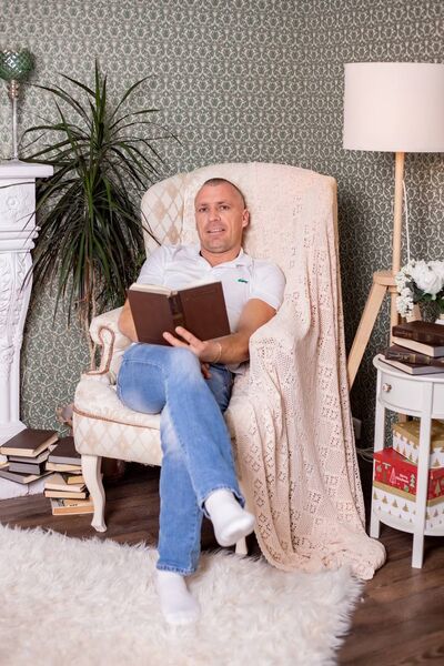  ,   Vlad, 42 ,   ,   