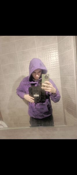  ,   Artyom, 19 ,   ,   