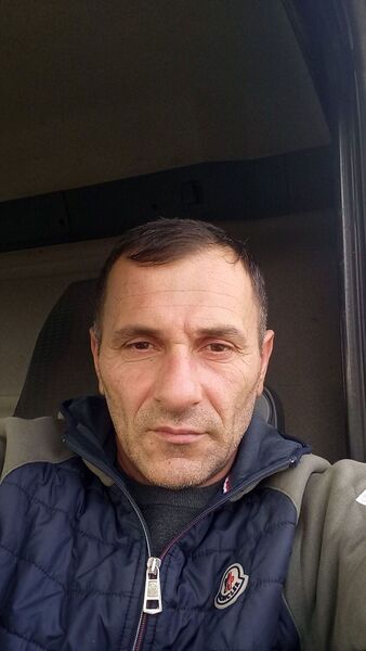  ,   Goga, 46 ,   ,   