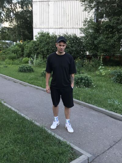 --,   Ivan, 31 ,   
