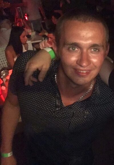  ,   Aleks, 32 ,   ,   