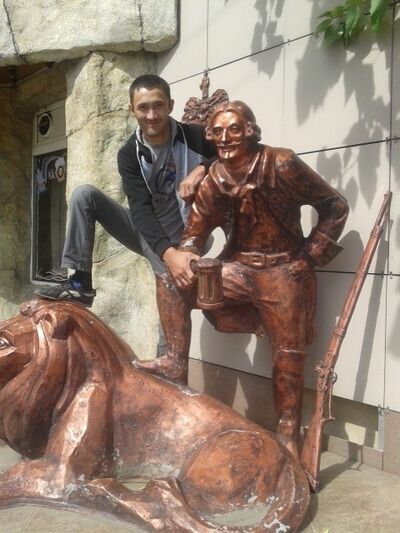  ,   Erlan, 38 ,   