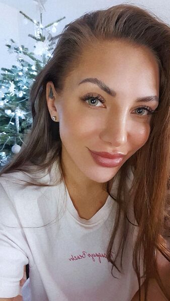  ,   Adriana, 37 ,     , c 
