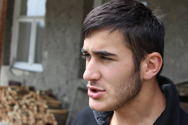  ,   Rezo, 32 ,   