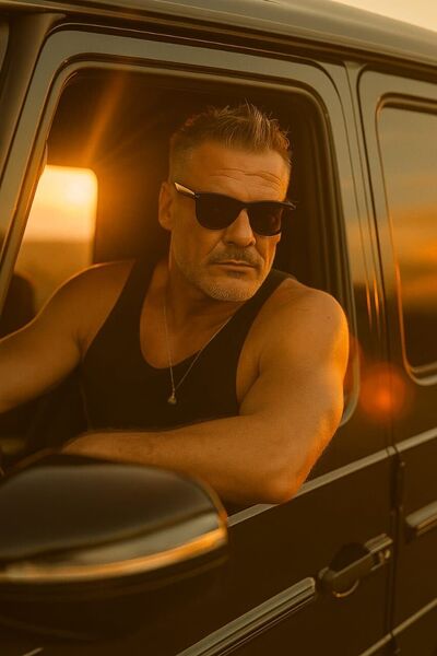  ,   Erik, 52 ,   c 
