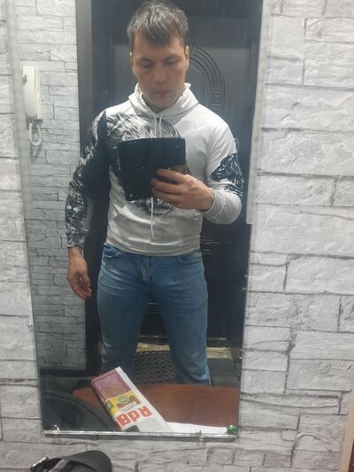  ,   Artem, 33 ,   ,   