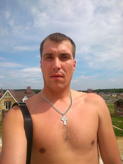  ,   Artem, 42 ,   