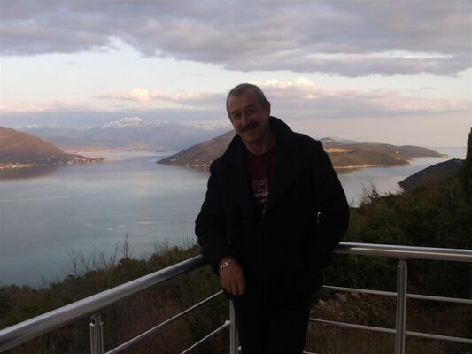  ,   Alex, 59 ,  