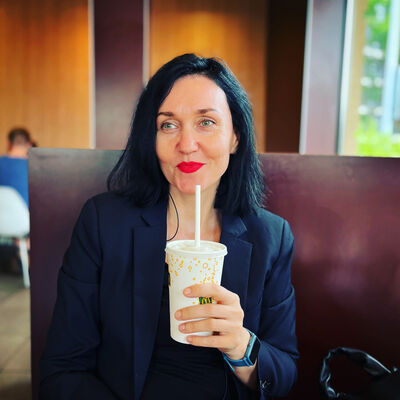  ,   Nina, 46 ,   ,   