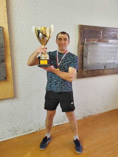 ,   Nikolas, 53 ,   ,   