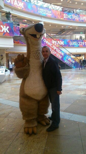  ,   Viktor, 55 ,   