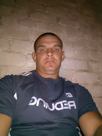  ,   Denis, 37 ,   ,   