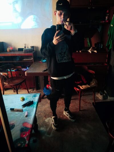  ,   Alex, 28 ,   