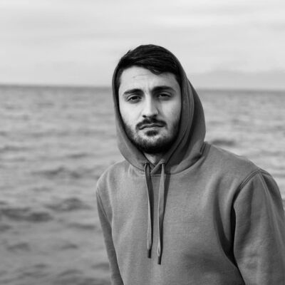  ,   Hovo, 28 ,   
