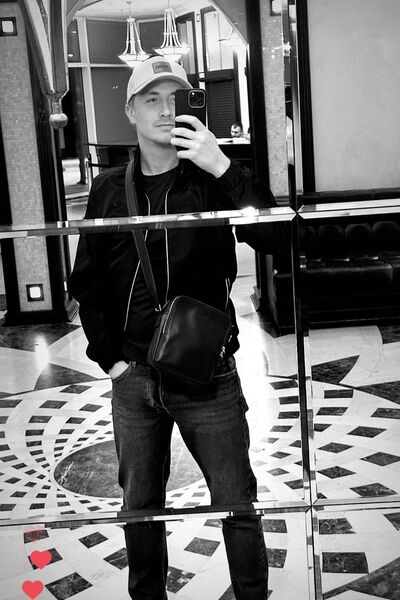  ,   Adam, 33 ,   ,   