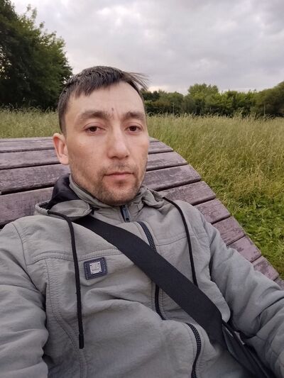  ,   Akbar, 32 ,   ,   