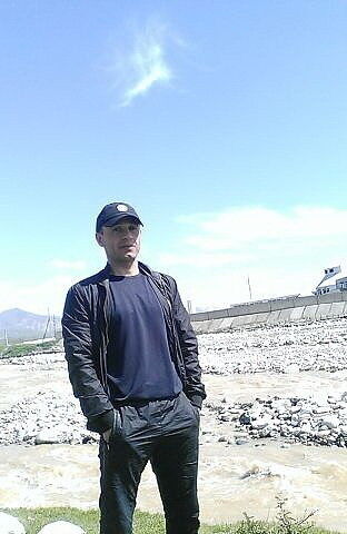  9136694  Dil, 42 ,    