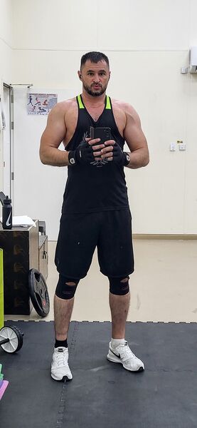  ,   Viktor, 37 ,   ,   