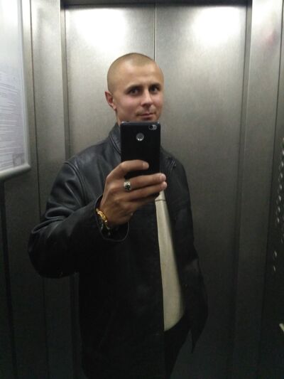  ,   Alex, 38 ,   