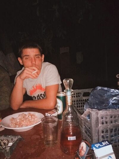  --,   Sasha, 32 ,   