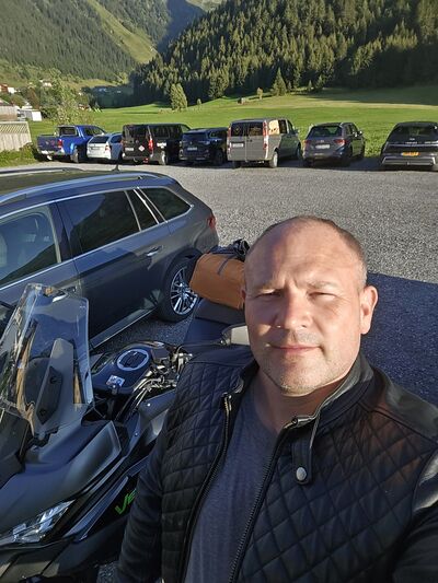  ,   Yury, 42 ,   ,   , c 