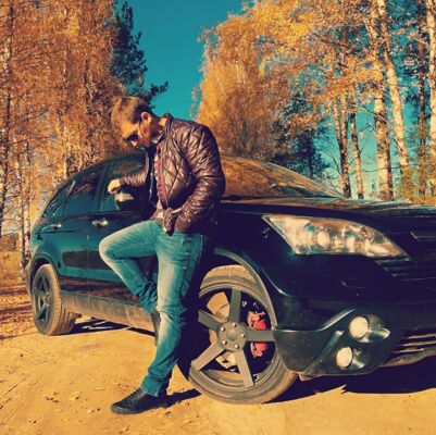  ,   Viktor, 34 ,     