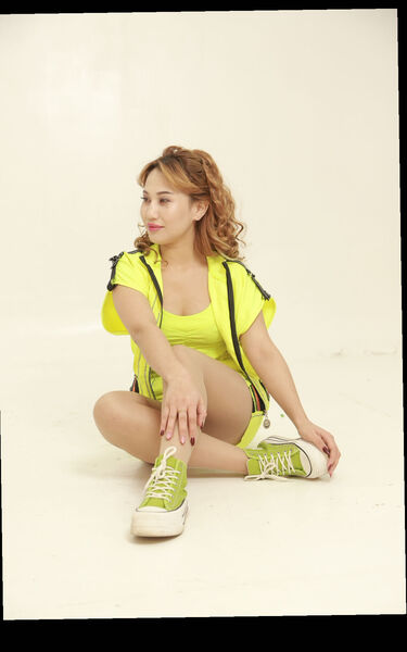  ,   Maya, 21 ,   ,   