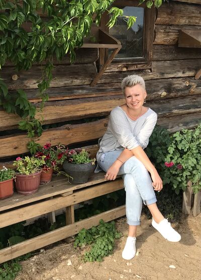  ,   Julia, 40 ,   ,   , c 