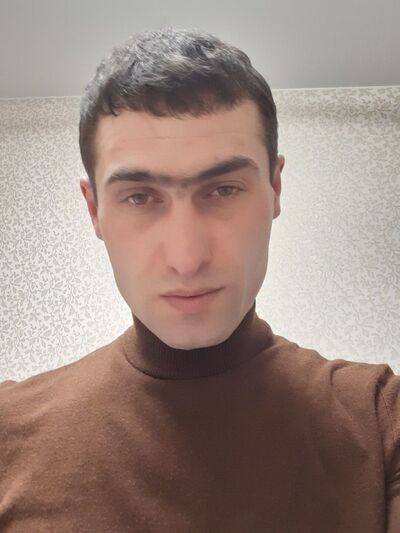  ,   Armen, 34 ,   ,   