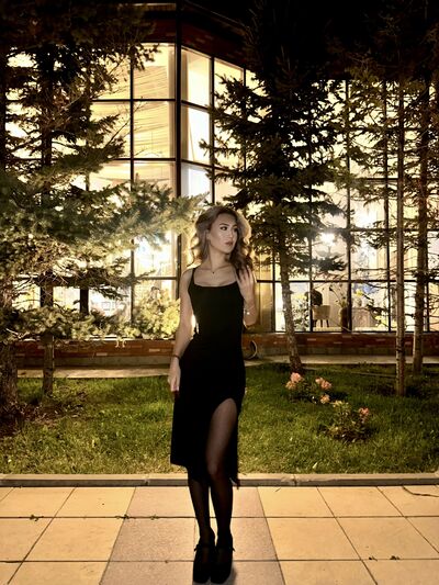  ,   Alice, 21 ,   ,   