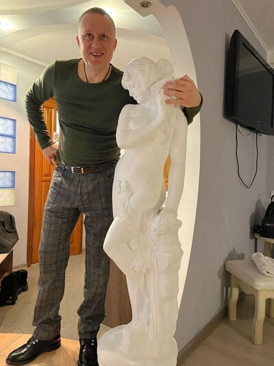  ,   Vlad, 46 ,   ,   