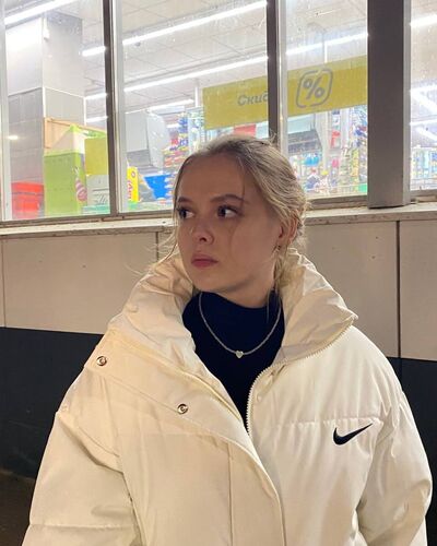  ,   Liza, 21 ,   ,   