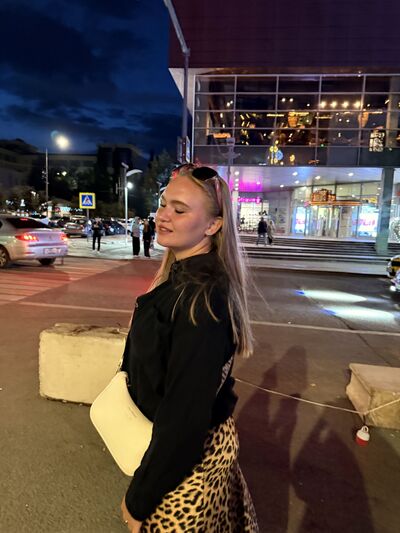  ,   Liza, 22 ,   ,   
