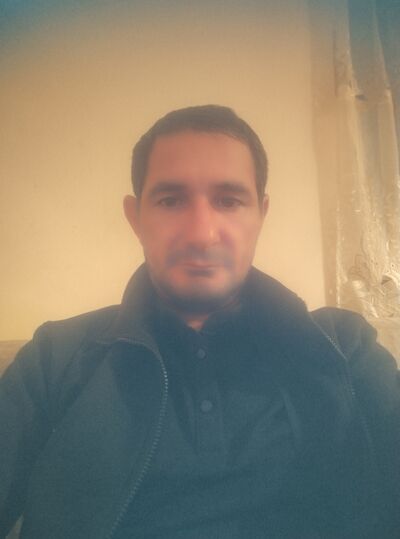 ,   Levon, 43 ,   ,   