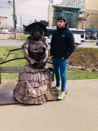  ,   Artur, 27 ,   ,   , c 