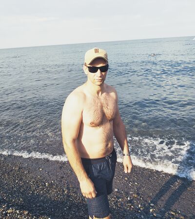  ,   Nikita, 46 ,   c 