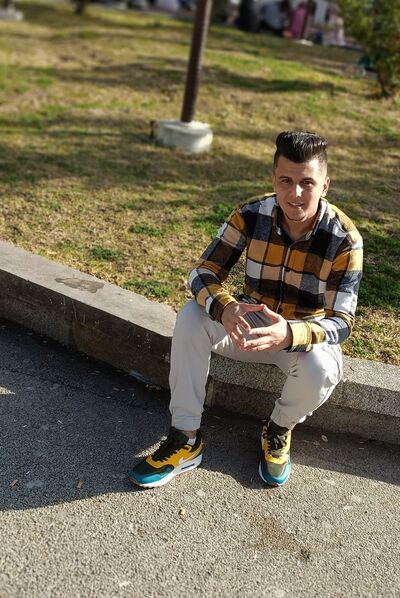  ,   Moud, 27 ,   ,   